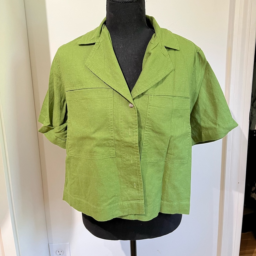 UNIVERSAL THREAD MILITARY TOP!